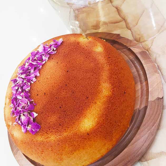 طرز تهیه کیک زعفرانی اسفنجی با گلاب مرحله به مرحله طرز تهیه کیک زعفرانی اسفنجی با گلاب مرحله به مرحله