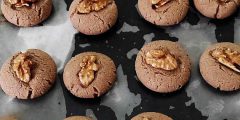 طرز تهیه شیرینی شکلاتی گردویی خوشمزه به روش حرفه ای طرز تهیه شیرینی شکلاتی گردویی خوشمزه به روش حرفه ای