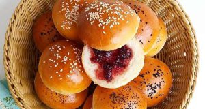 طرز تهیه نان لقمه ای خوشمزه با بافت بی نظیر برای صبحانه