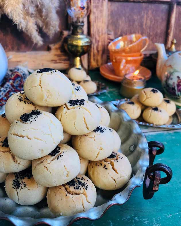 طرز تهیه شیرینی زنجبیلی خوشمزه با پیمانه به روش بیرجندی طرز تهیه شیرینی زنجبیلی خوشمزه با پیمانه به روش بیرجندی