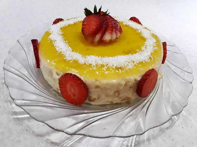طرز تهیه دسر موز خوشمزه و مجلسی با بیسکویت و ژله موز