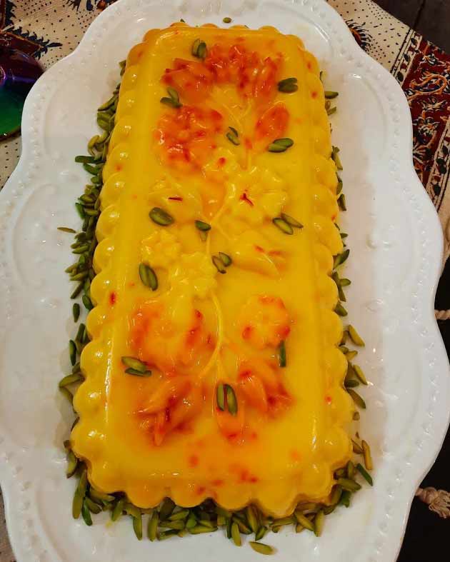 طرز تهیه دسر زعفرانی ساده و خوشمزه با نشاسته ذرت